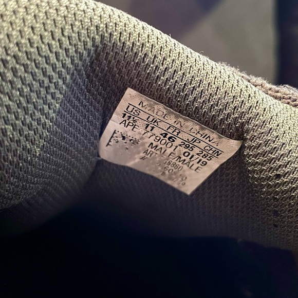 Adidas Yeezy 700 V2 Geode size 11 1/2 - Picture 7 of 9